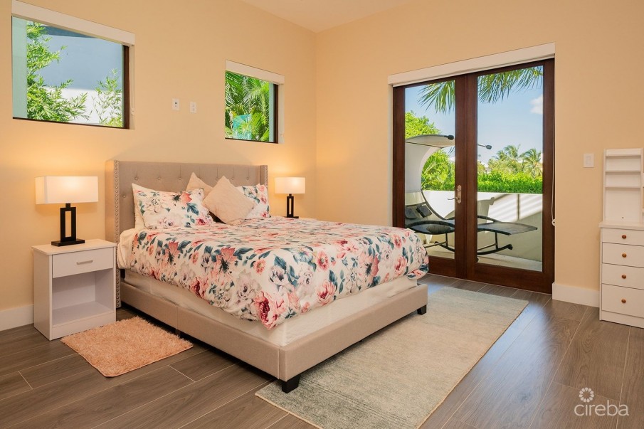 VILLA TOPENGA, CRYSTAL HARBOUR - Image 19