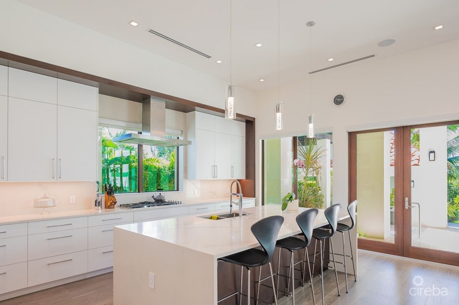 VILLA TOPENGA, CRYSTAL HARBOUR - Image 21