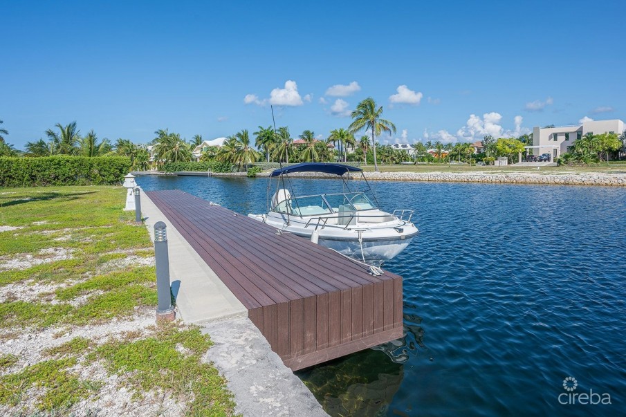 VILLA TOPENGA, CRYSTAL HARBOUR - Image 6