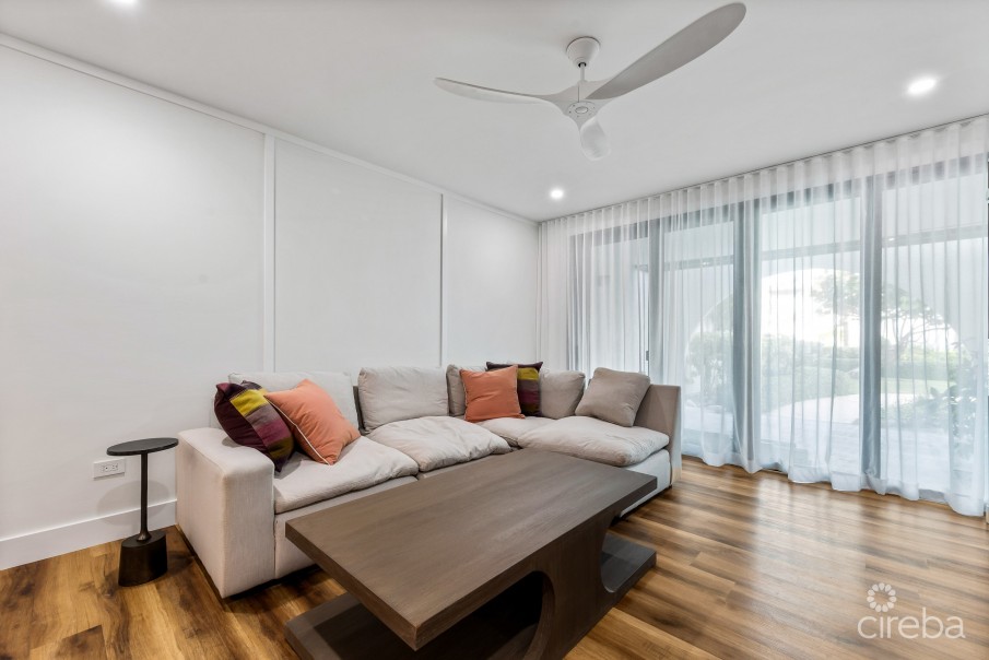 #4 VILLAS PAPPAGALLO - RENOVATED 1 BED / 1 BATH - Image 1