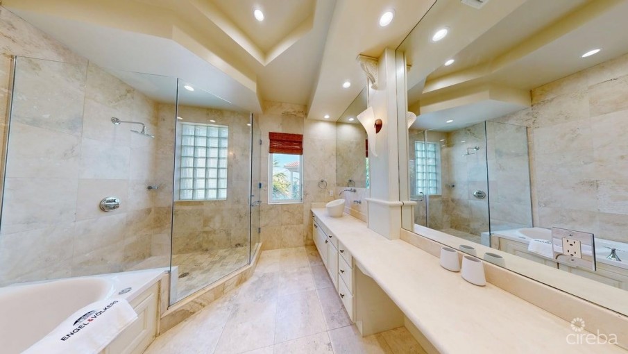 VISCAYA HOME, GOVERNOR'S CREEK - Image 21