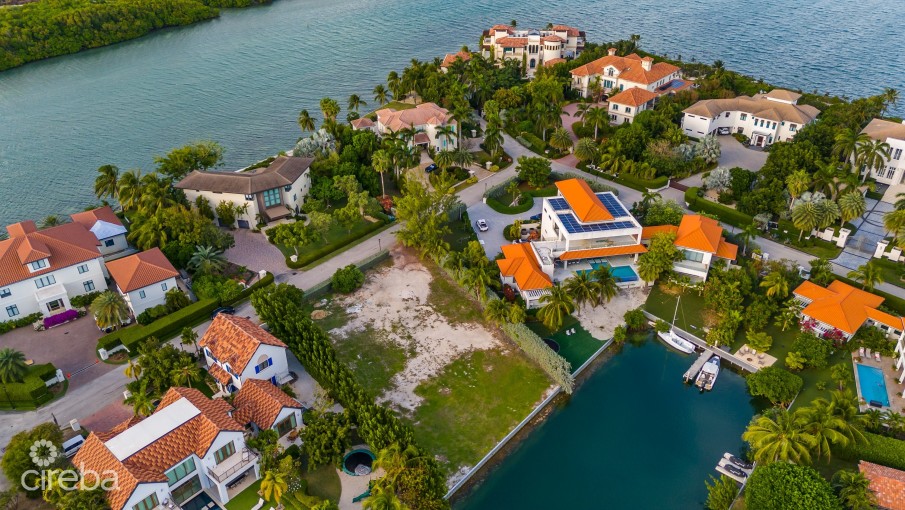 VISTA DEL MAR- EXECUTIVE  ESTATE CANAL LOT - Image 7