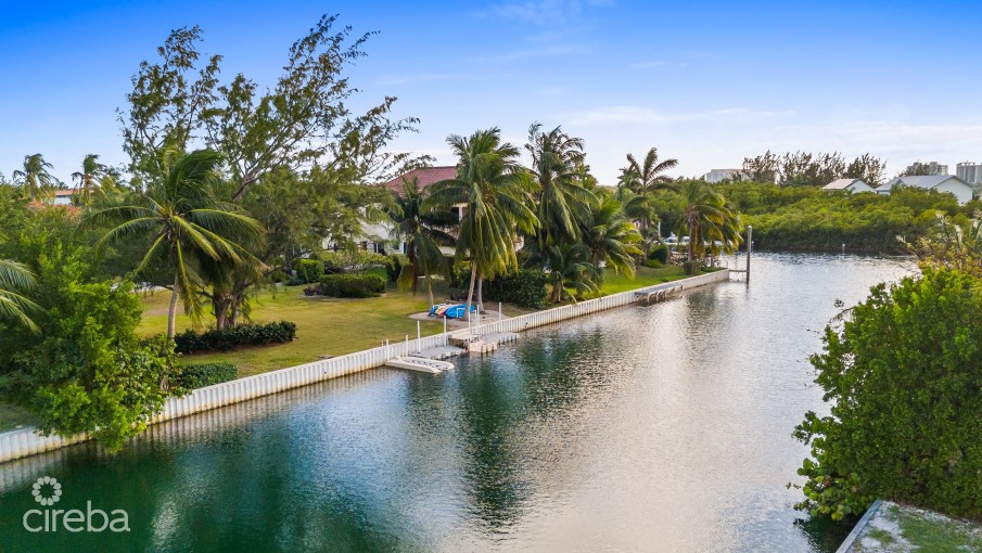 VISTA DEL MAR- EXECUTIVE  ESTATE CANAL LOT - Image 5