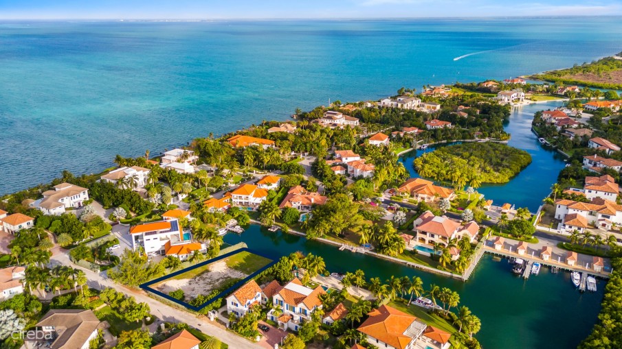 VISTA DEL MAR- EXECUTIVE  ESTATE CANAL LOT - Image 2