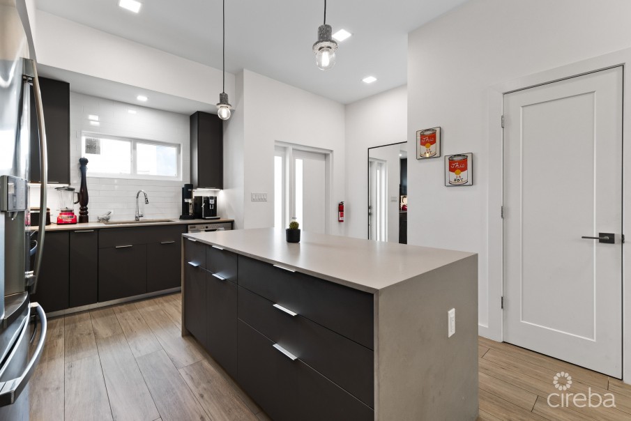 VIVI 14, TWO BEDROOM TOWNHOME - Image 4