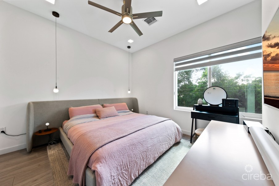 VIVI 14, TWO BEDROOM TOWNHOME - Image 15