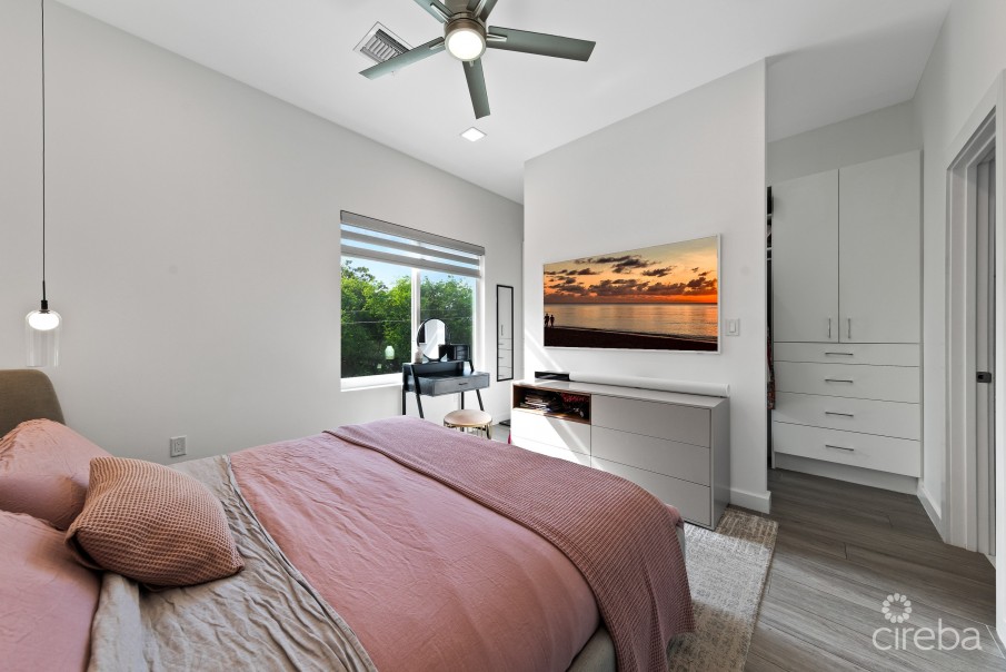 VIVI 14, TWO BEDROOM TOWNHOME - Image 14