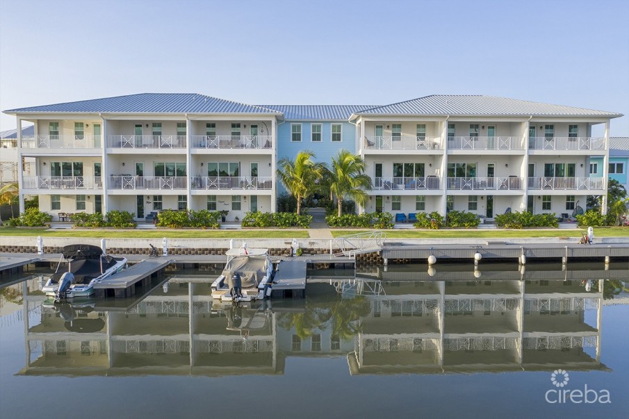 WATERFRONT HOME - PERIWINKLE - Image 1