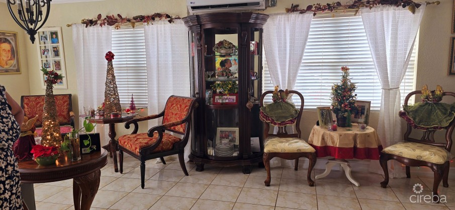 WEST BAY PEACE LN FAMILY HOME - Image 2