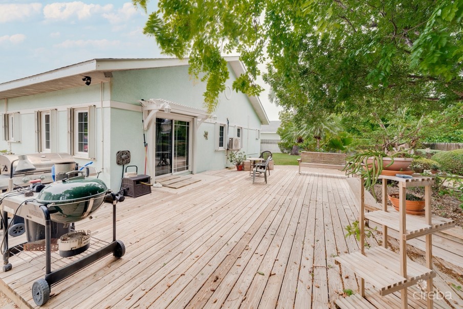 WEST BAY SINGLE FAMILY HOME ON 0.3 ACRE LOT - Image 16