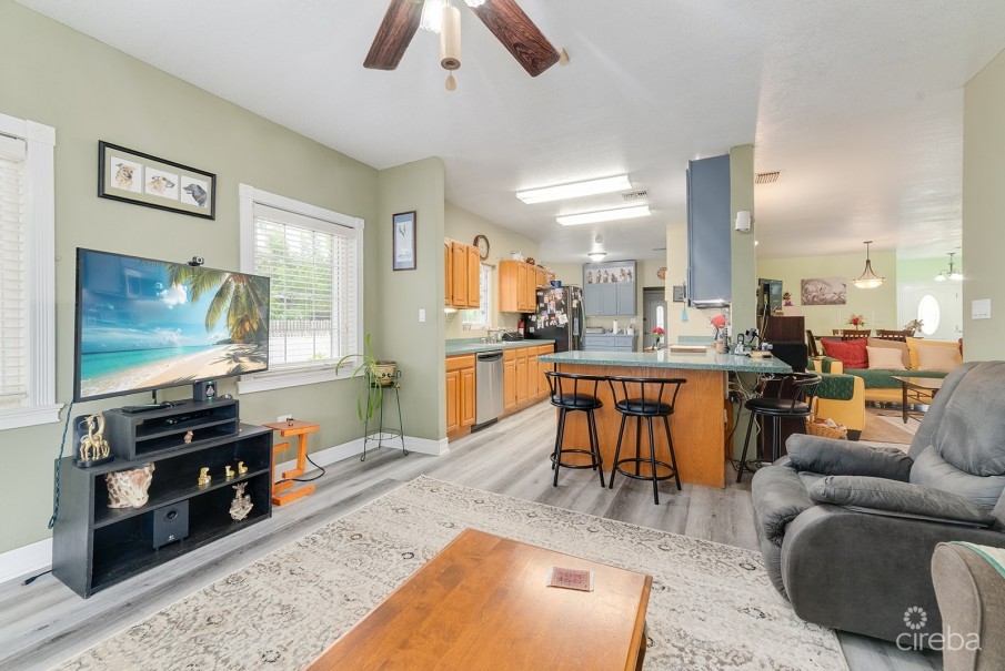 WEST BAY SINGLE FAMILY HOME ON 0.3 ACRE LOT - Image 6
