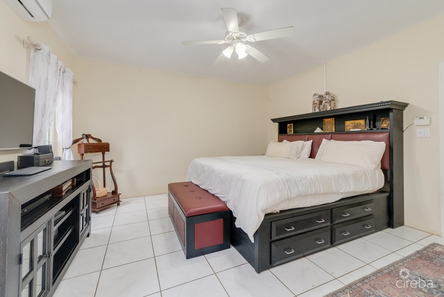 WEST BAY SINGLE FAMILY HOME ON 0.3 ACRE LOT - Image 11