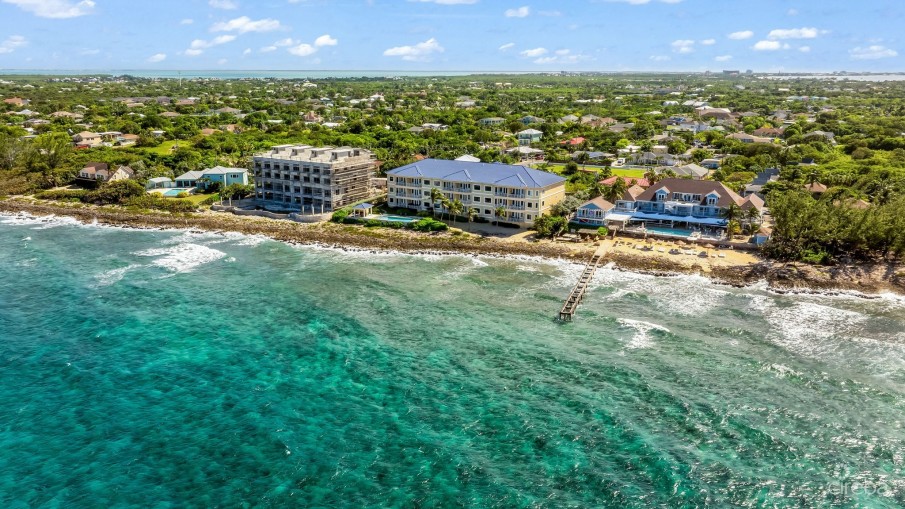 WESTVIEW - PRIME OCEANFRONT 3-BEDROOM RESIDENCE - Image 18